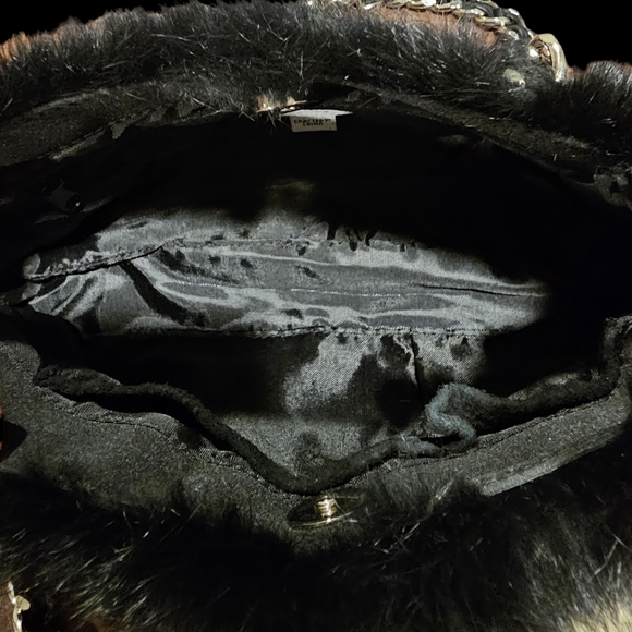 WILSONS LEATHER Maxima Real Rabbit fur Small Purse with Gold Chain. - Picture 5 of 7